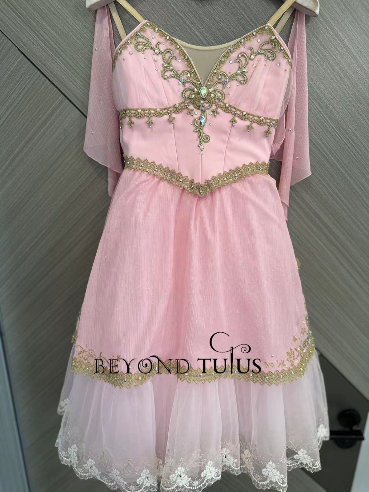 Le Reveil de Flore Tutu 01