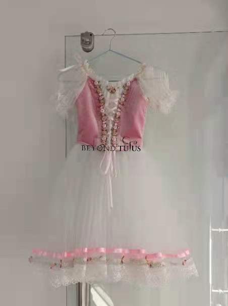 La Fille Mai Guardee variation dress 03