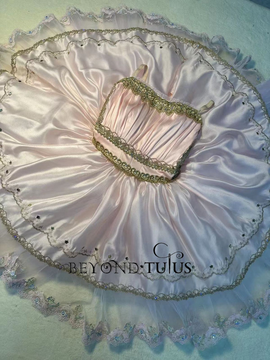 Le Reveil de Flore Tutu 02