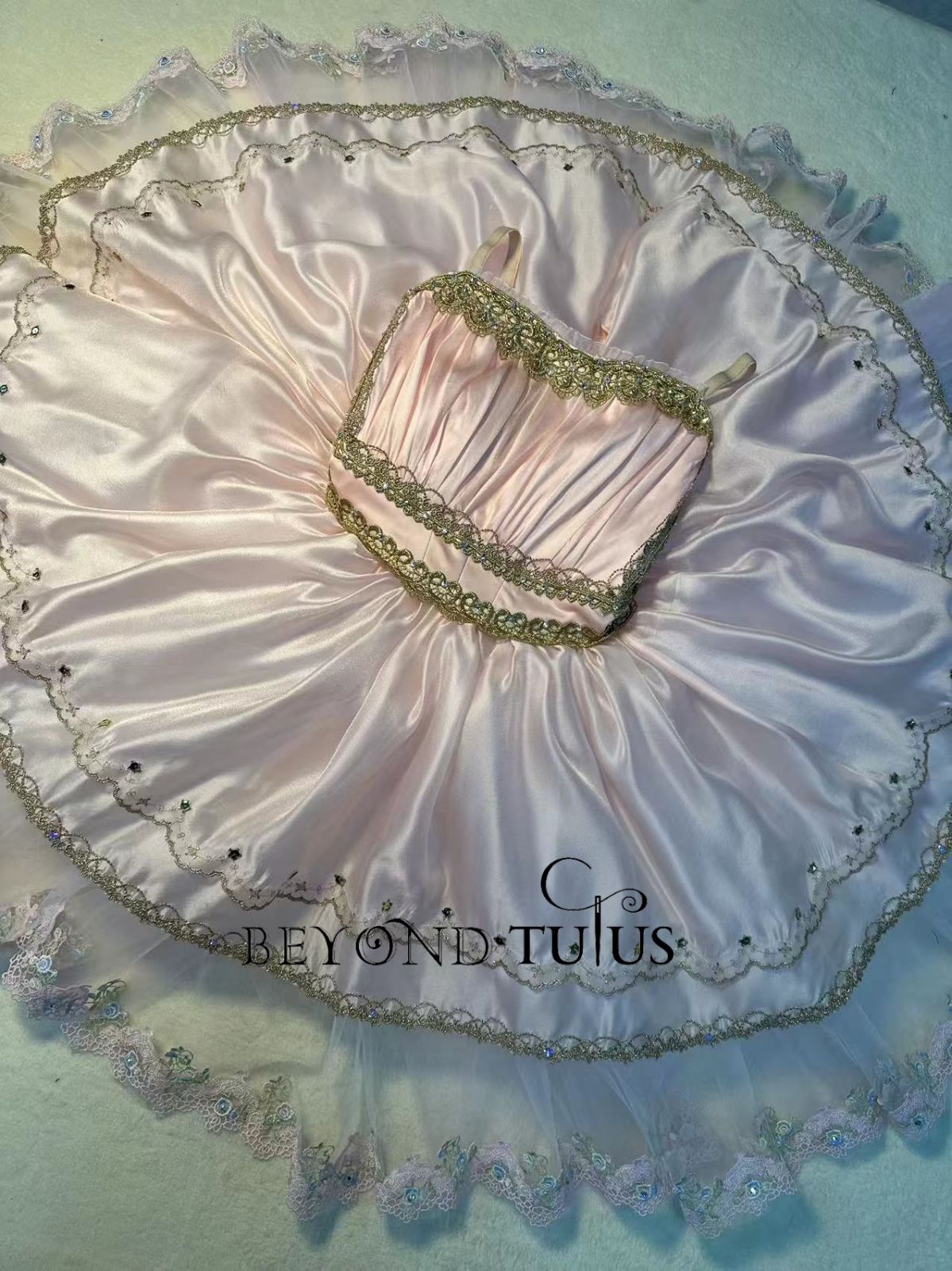 Le Reveil de Flore Tutu 02